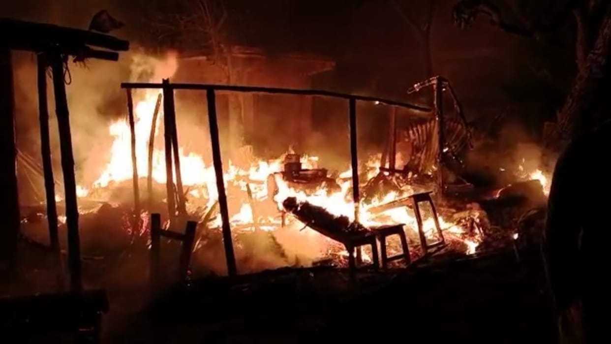 Mumbai: Fire breaks out in Malad slum area explosions in 15-20 LPG cylinders One dead body has been recovered