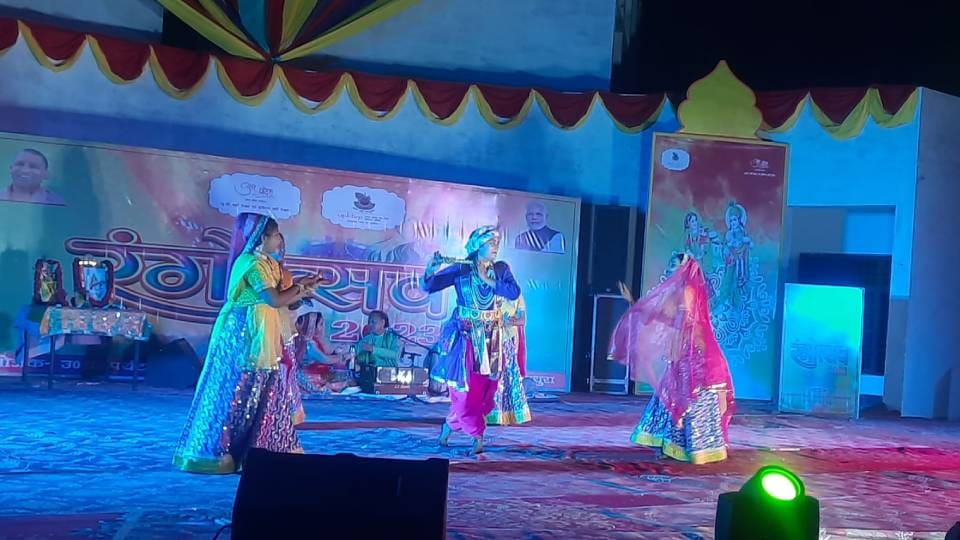 People were thrilled to see Radha Krishna Makhan Leela being staged at Rangotsav 2023 in Mathura