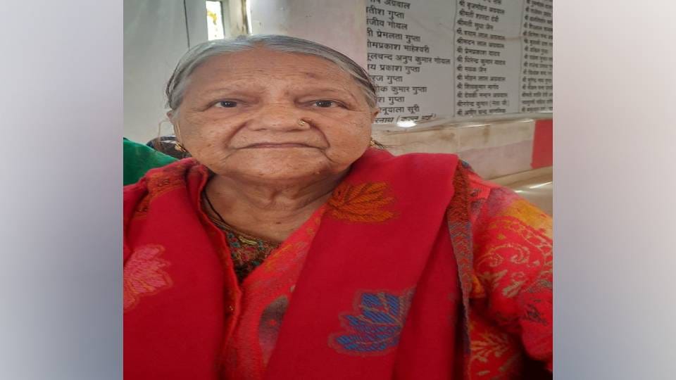 Mother died in old age home remembering son in Agra son came but returned without last rites