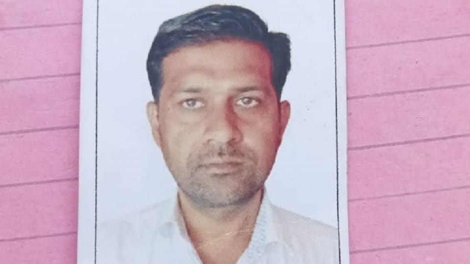 Lekhpal died due to drowning in the drain in Katghar
