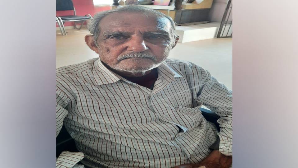 Mother died in old age home remembering son in Agra son came but returned without last rites