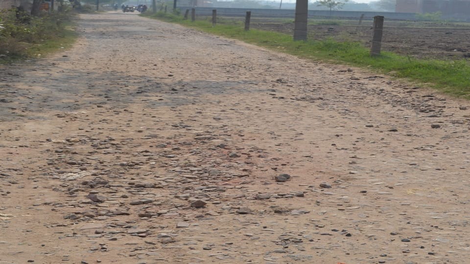 main roads of Hathras dilapidated
