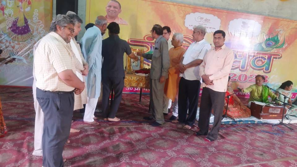 People were thrilled to see Radha Krishna Makhan Leela being staged at Rangotsav 2023 in Mathura