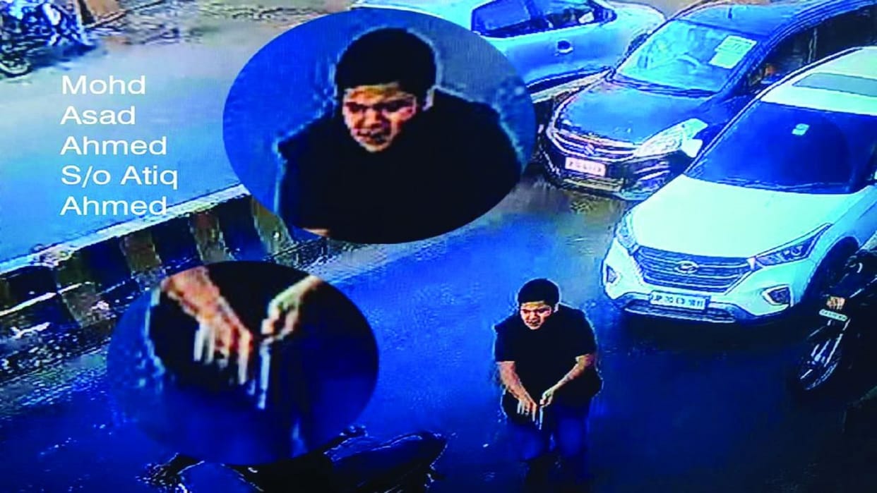 Umesh Pal Murder Case Asad left mobile in Lucknow to escape, money withdrawn from ATM