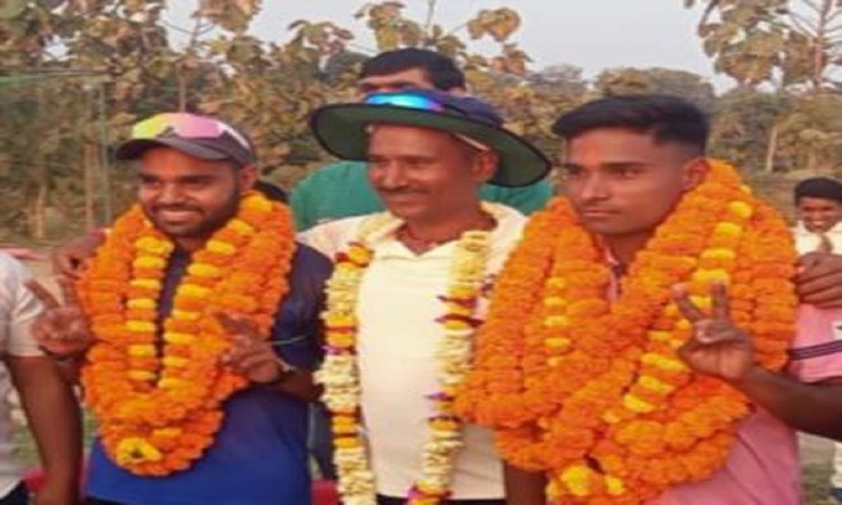 IPL 2023 Two cricketers from varanasi associated with Rajasthan Royals and Delhi Capitals