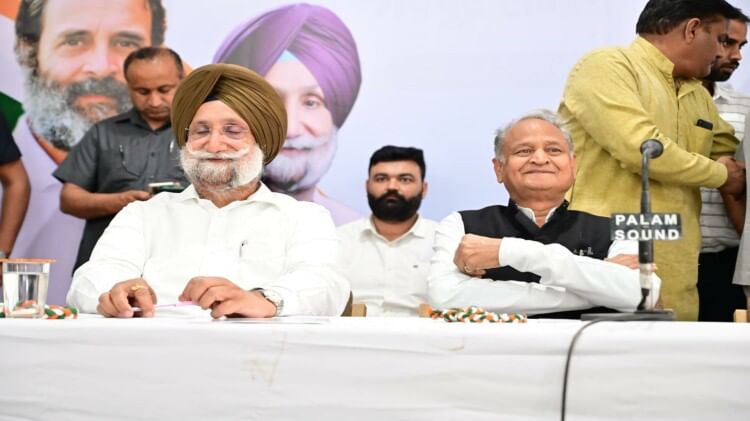PCC प्रभारी सुखजिंदर रंधावा और मुख्यमंत्री अशोक गहलोत