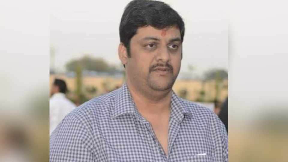 Anand Bihari Yadav is no longer with bhojpuri dabanggs team Abhay Sinha will be one of the new owner