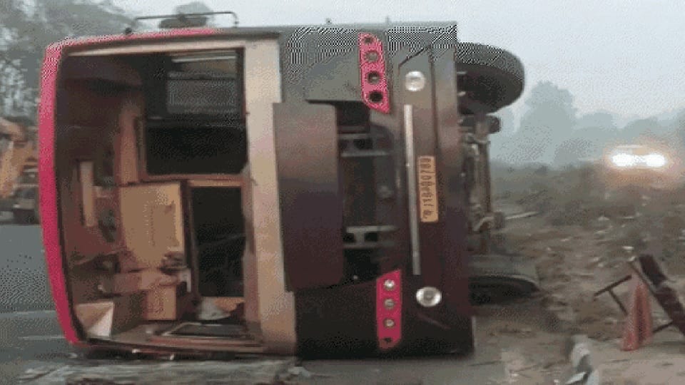 Bihar-Jharkhand News: Truck collided with bus in Ramgarh, passengers killed, 12 injured, from Patna to Ranchi
