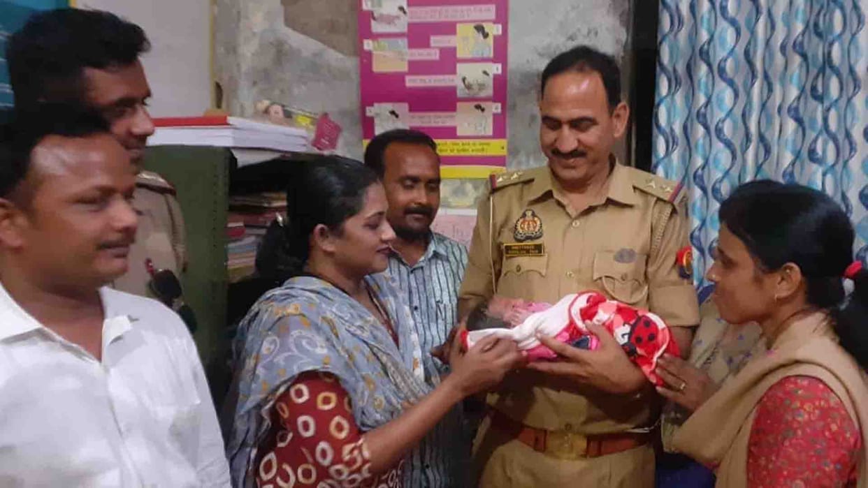 Farrukhabad: New born baby found in farm