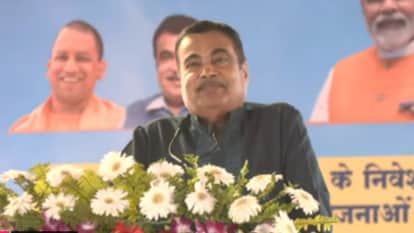 गोरखपुर में केंद्रीय सड़क परिवहन मंत्री नितिन गडकरी।