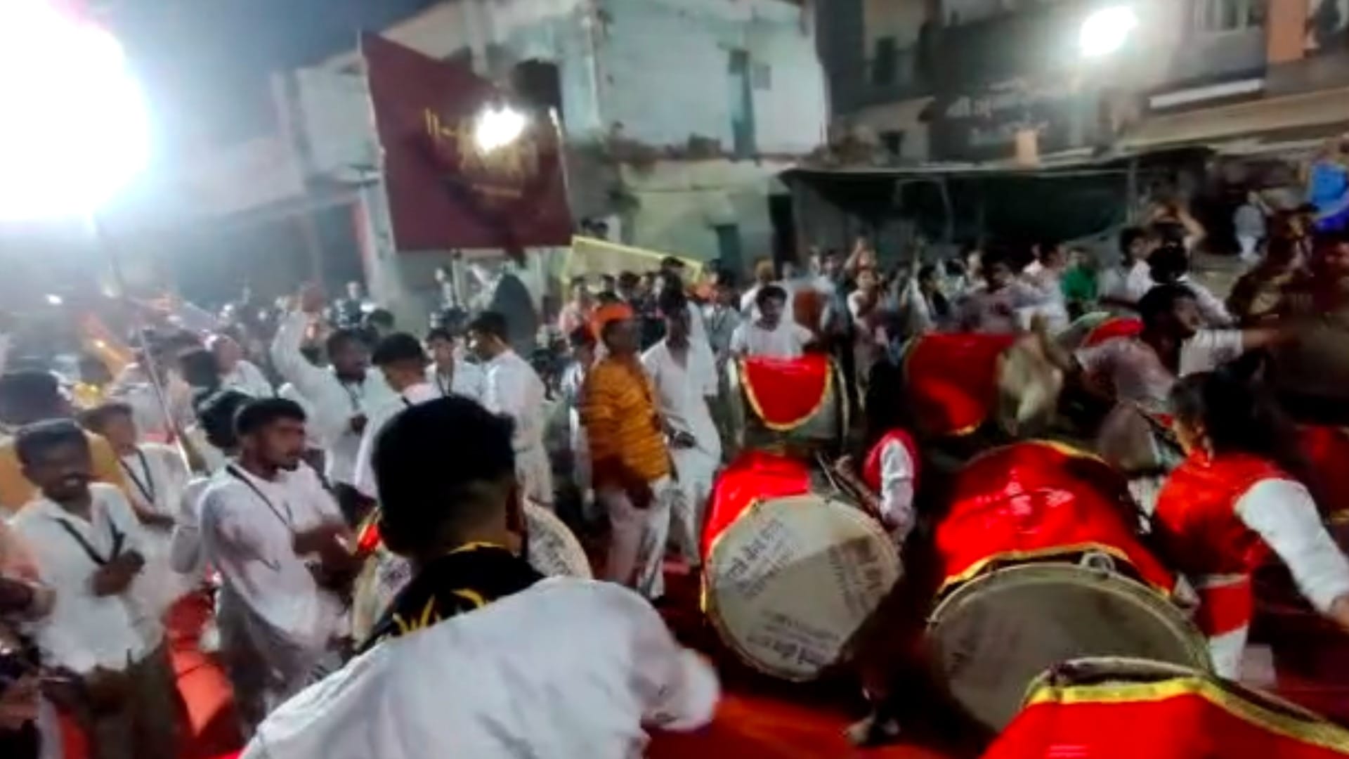 Baba Mahakal's traditional ger, Higher Education Minister-Collector-SP waved sword