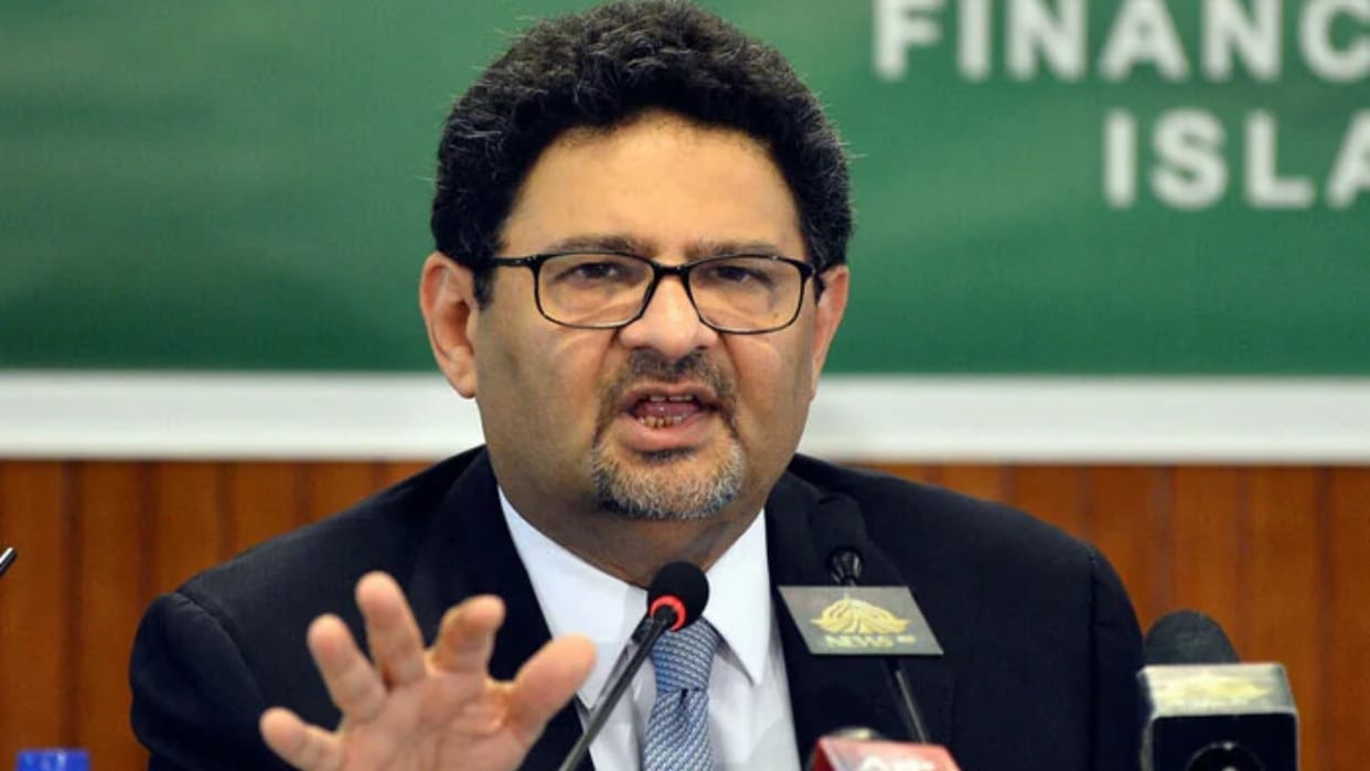 pakistan former finance minister praise india iit education women empowerment said population control