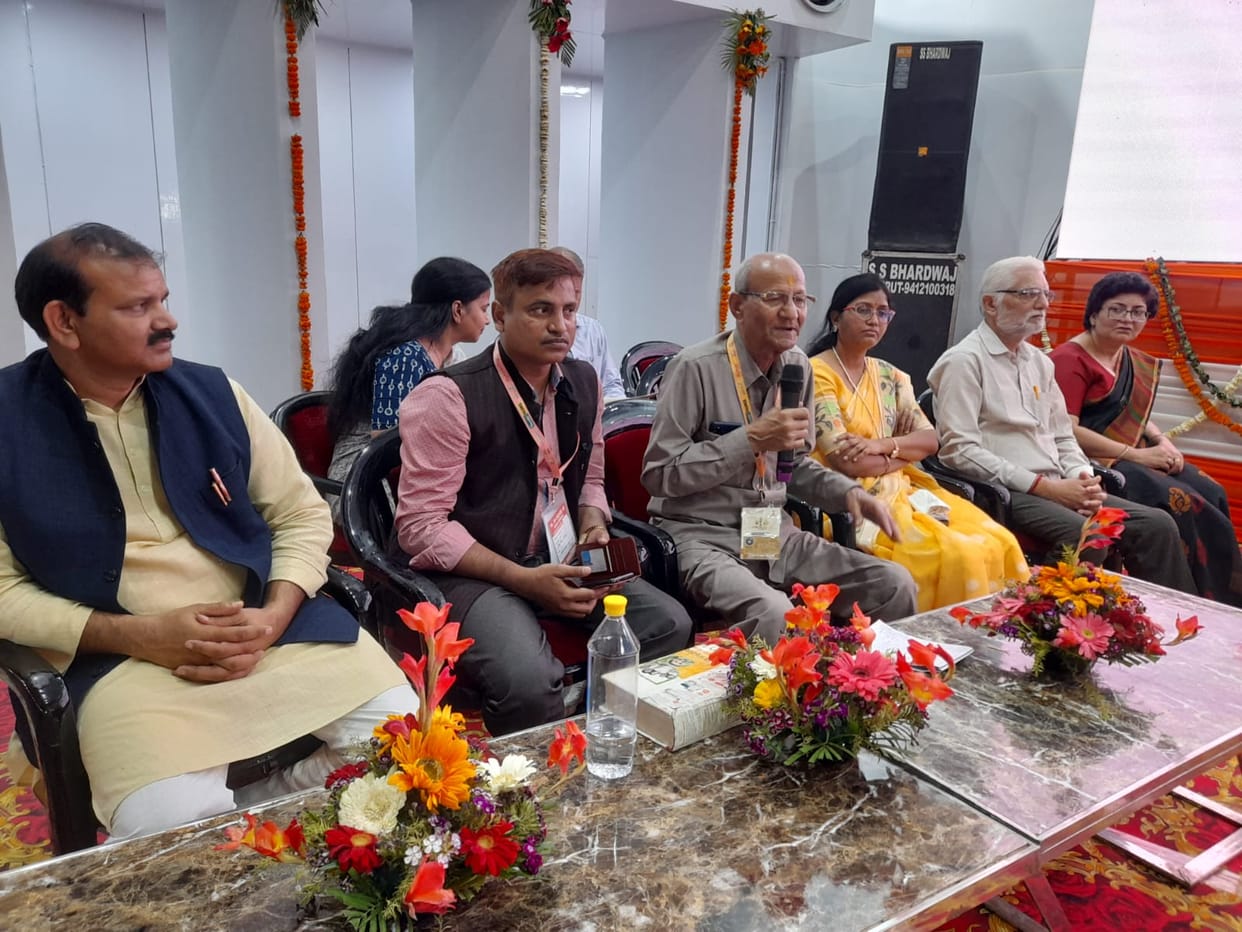 eat coarse grains to be healthy says Nadi Vaidya Tarachand Sharma in the three-day Ayurveda Mahasammelan