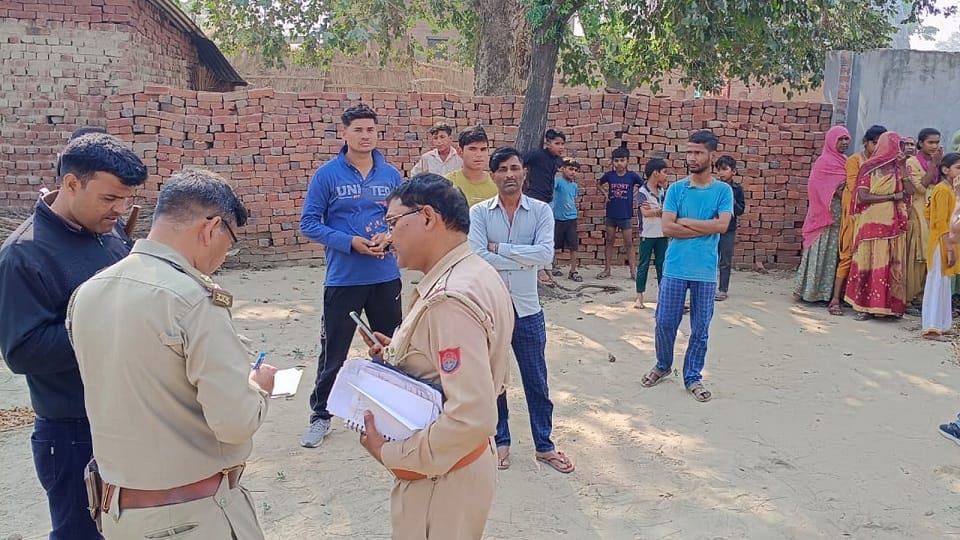 girlfriend and boyfriend dead bodies found hanging in the house in bareilly