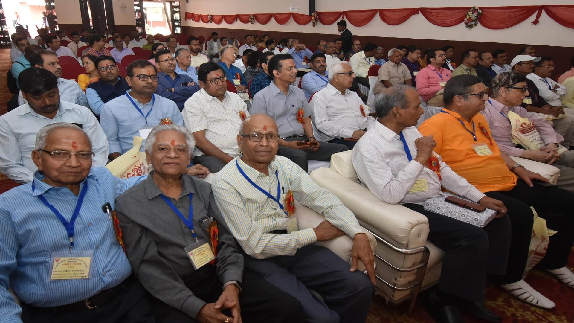 Former Justice ADG Deputy Chief of Army Staff gathered in Colonelganj Inter College's full student conferenc