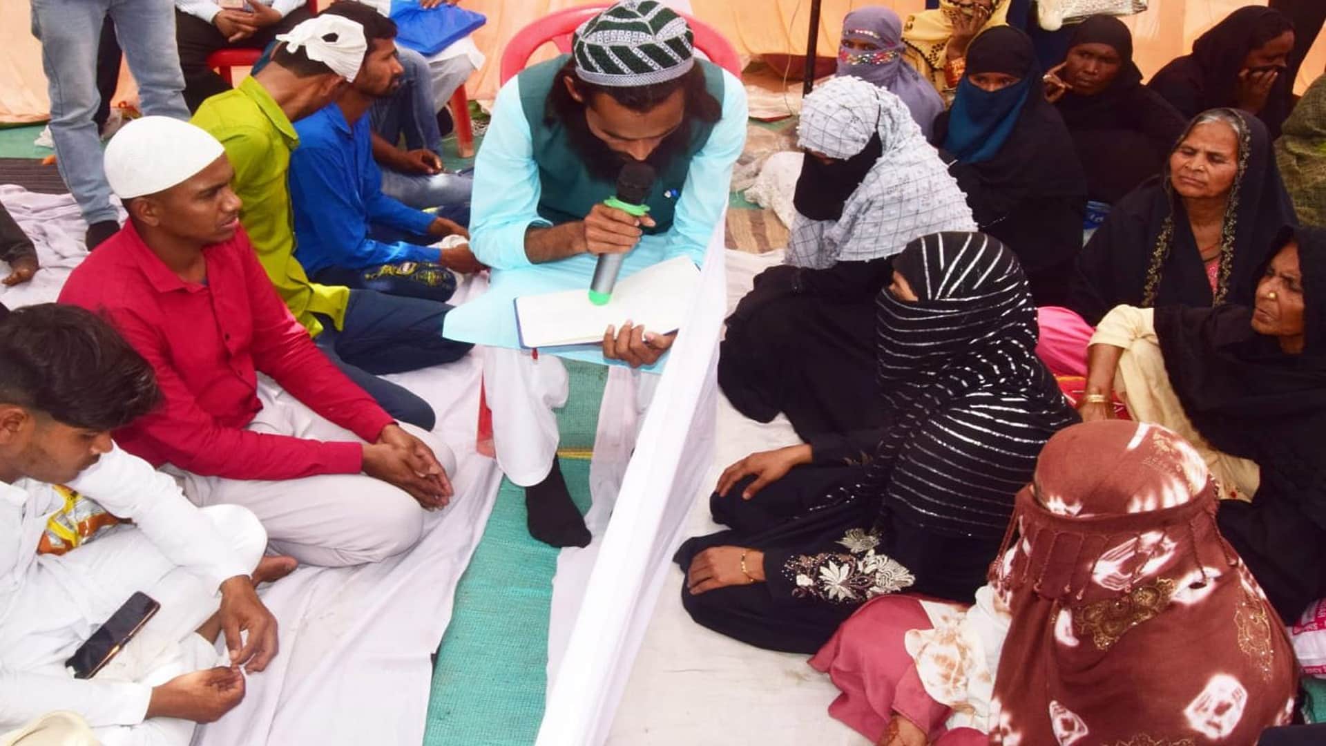 426 couples took vows to live with each other