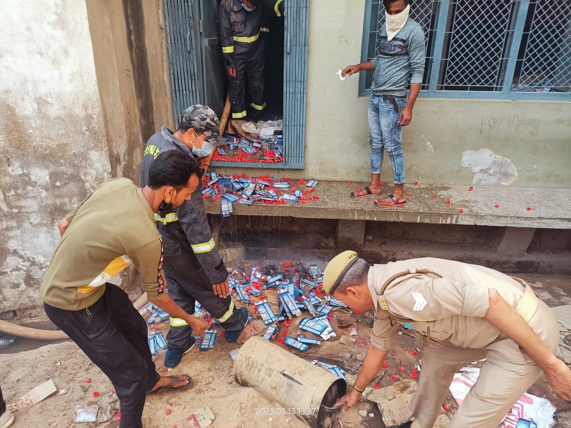 Fire broke out after blast in pharmaceutical factory in jaunpur owner died due to suffocation