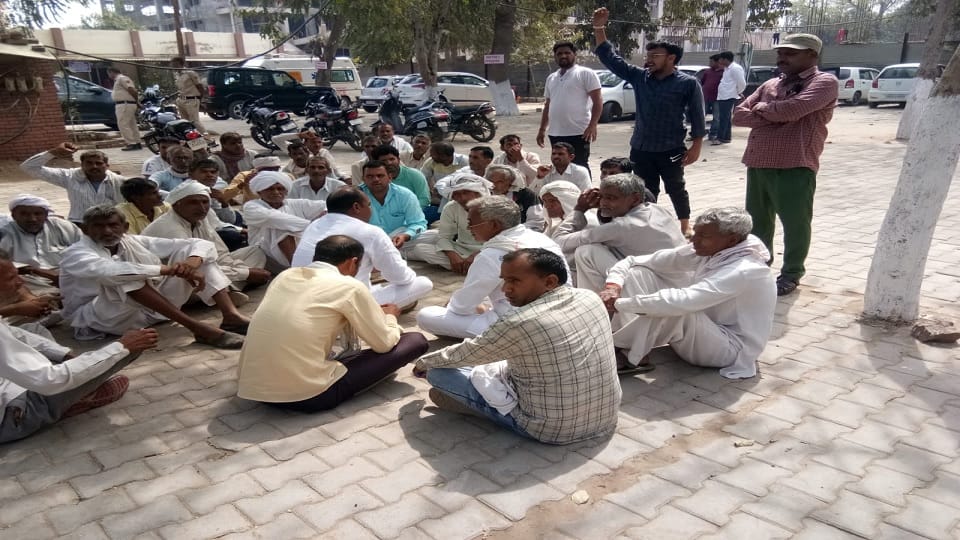 Relatives created ruckus in the police station In Mahendragarh