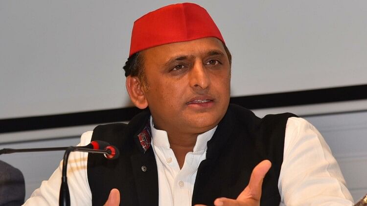 Lucknow News: Akhilesh Yadav said, BJP insulted Vishwakarma Samaj by canceling holidays