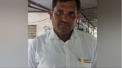 Ruined Family: The father went berserk, died after killing his daughter and wife when he saw a gruesome video of a young man on his daughter's phone. the accused committed suicide