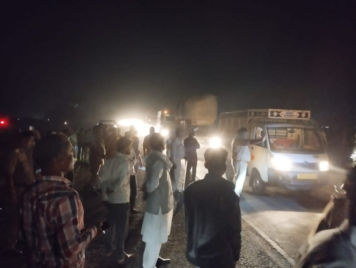 Mirzapur: Tanker collides with tractor carrying woman's body for last rites, two killed