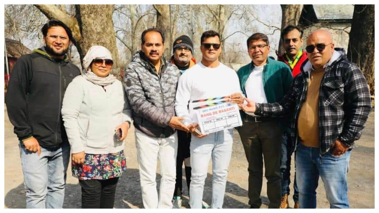 Bhojpuri Movie Rang De Basanti Team reached Kashmir Actress Rati Pandey is ready to debut in industry