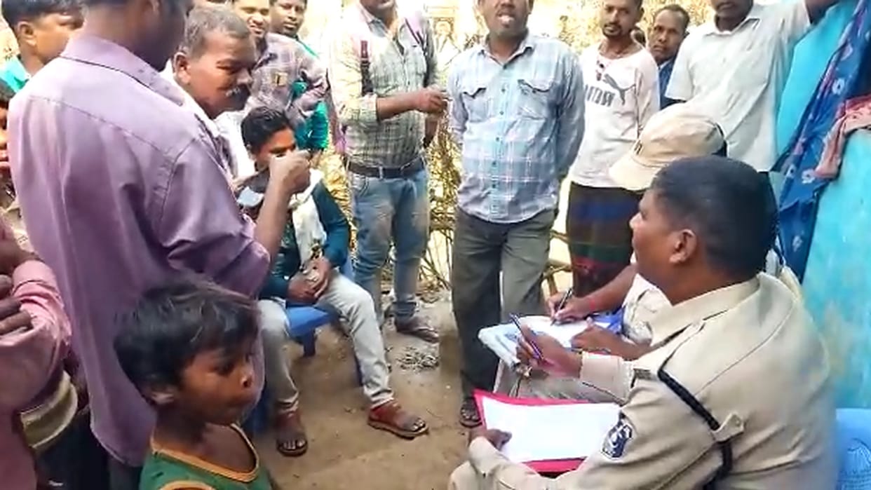 chhattisgarh young man committed suicide by hanging in janjgir-champa