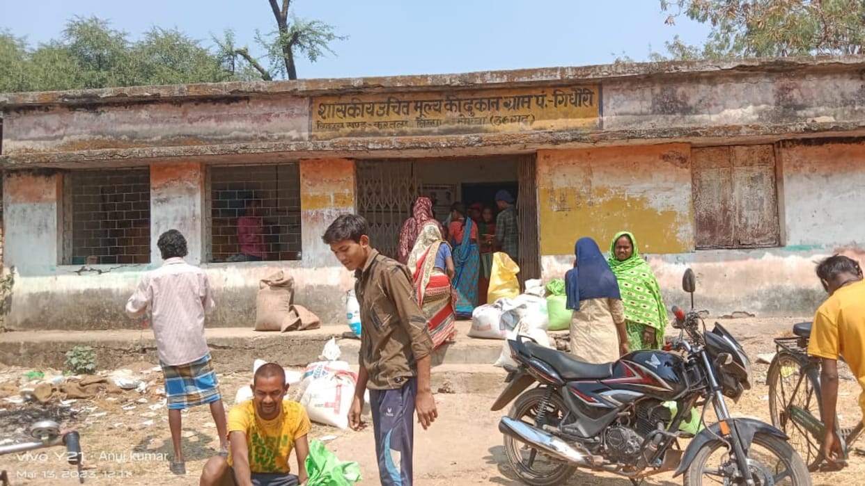 chhattisgarh sarpanch husband order no ration without donation in korba