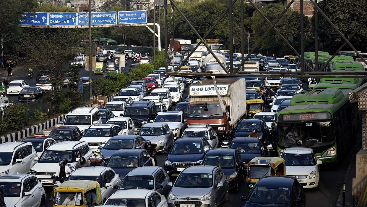 People were troubled by jam in colonies and roads of South Delhi