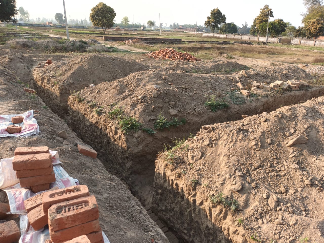 Shamli: One thousand years old gold silver coins found in excavation, Muslim emperor name is inscribed