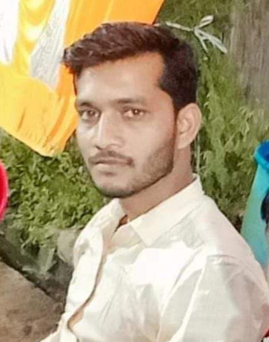Kanpur Dehat: The family had gone to the wedding ceremony, after a dispute with his wife, the young man hanged himself