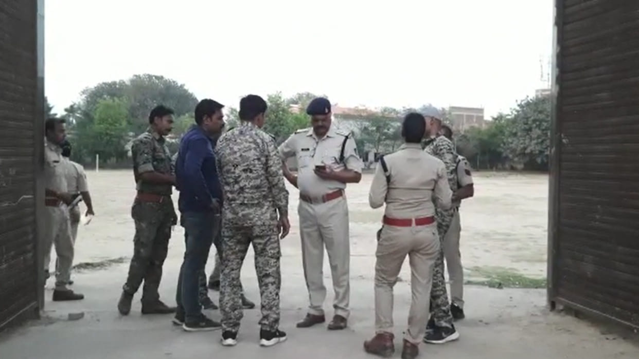 MP News: The crazy lover first shot the girl's brother, then the teacher, the condition of both is critical
