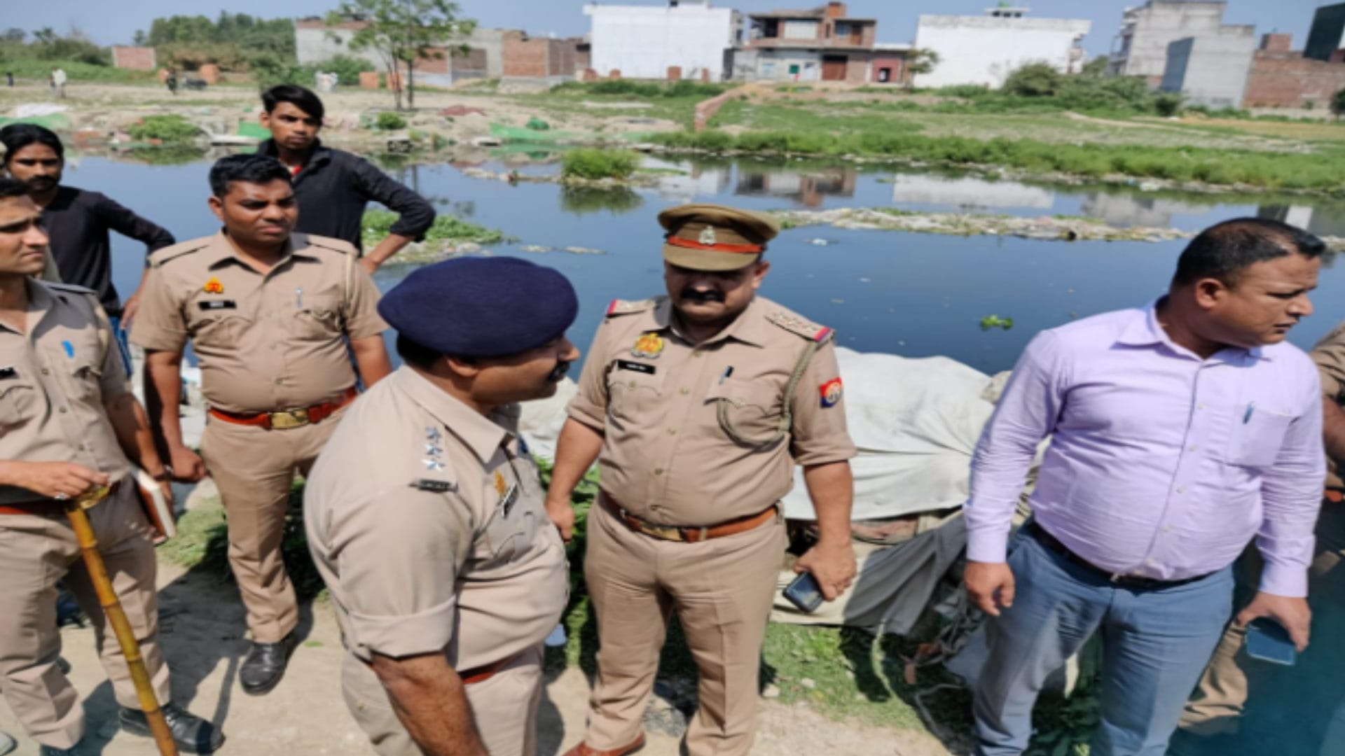 Fear of encounter in UP: A miscreant commits suicide by jumping into river and mourns in family