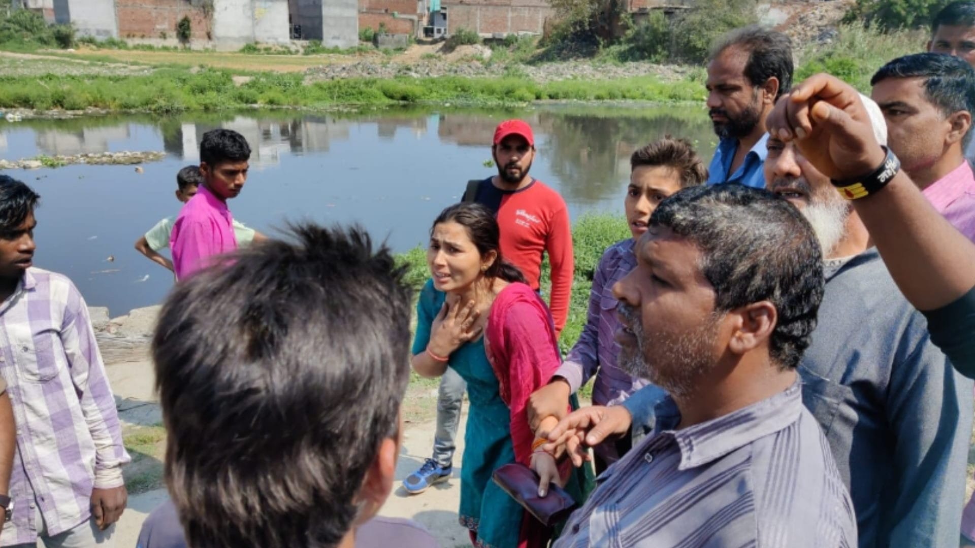 Fear of encounter in UP: A miscreant commits suicide by jumping into river and mourns in family