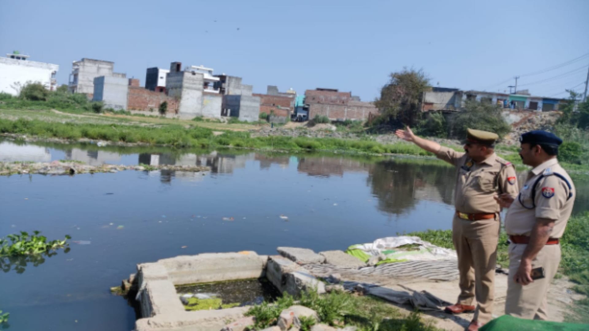 Fear of encounter in UP: A miscreant commits suicide by jumping into river and mourns in family