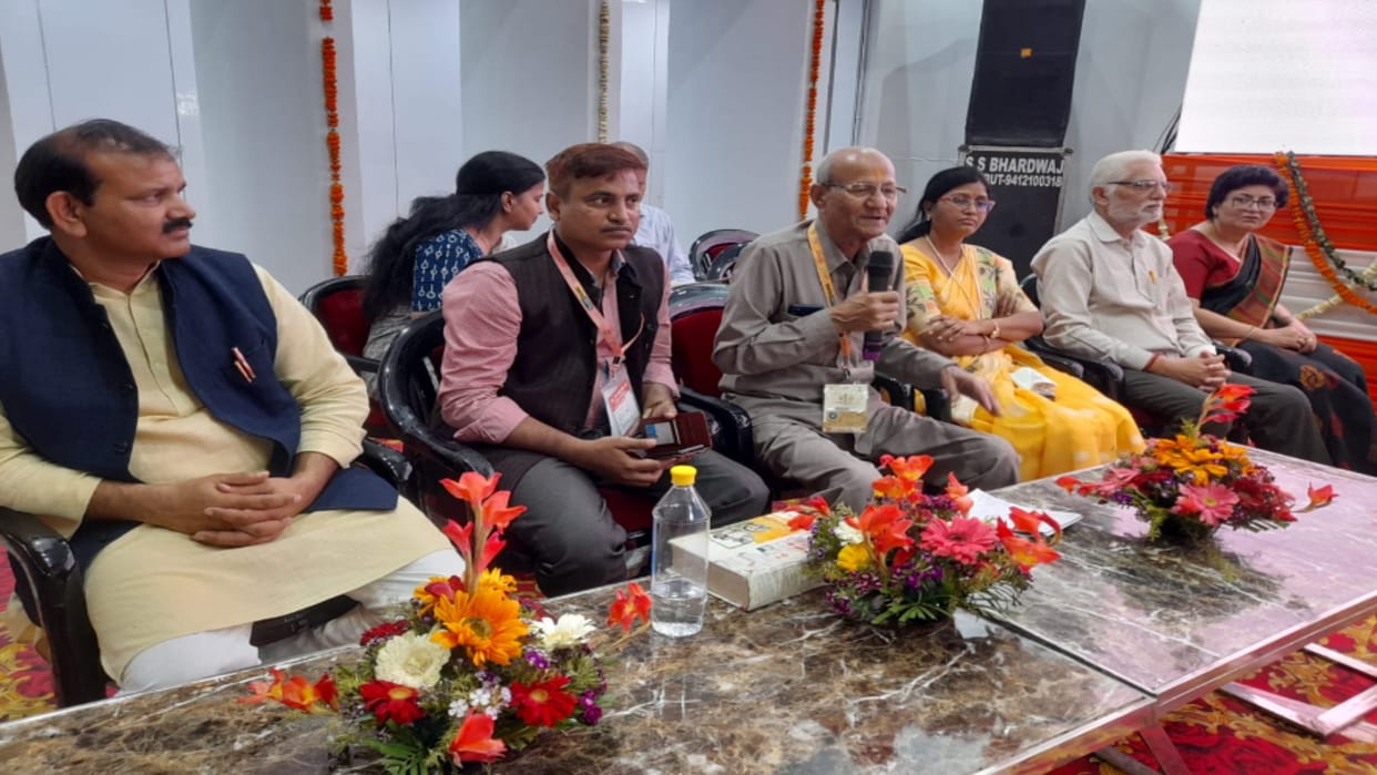 UP News: If you want to be healthy then eat coarse grains: Vaidya Tarachand Sharma