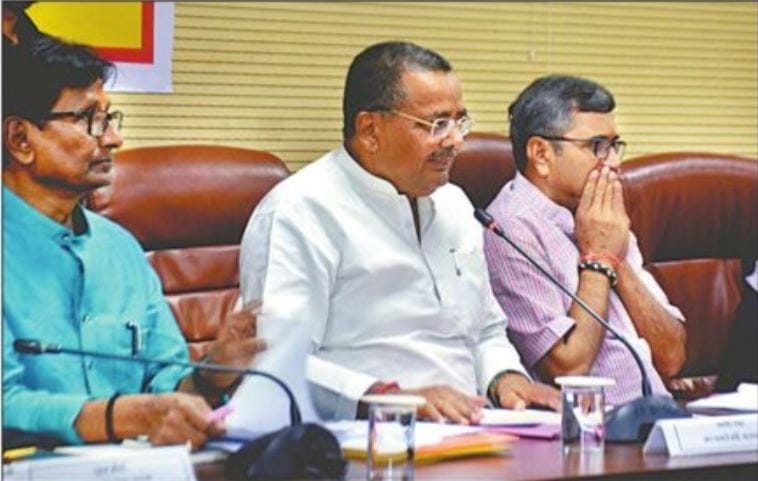 Municipal Commissioner-VDA VC did not attend the meeting of in-charge Minister Jaiveer Singh
