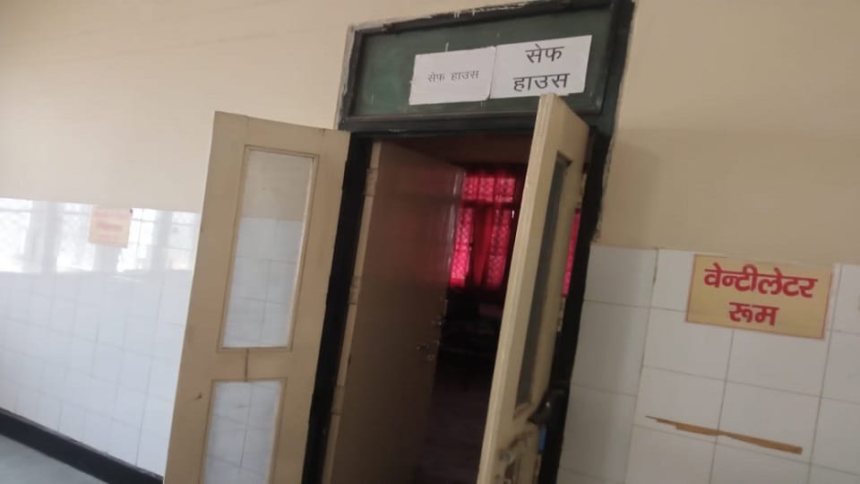 Special ward of H3N2 influenza made in Hathras district hospital