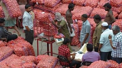 WPI: थोक मुद्रास्फीति नवंबर महीने में आठ महीने के उच्चतम स्तर पर, 0.26% पर पहुंचा आंकड़ा Wholesale price inflation hits an 8-month high of 0.26% in Nov