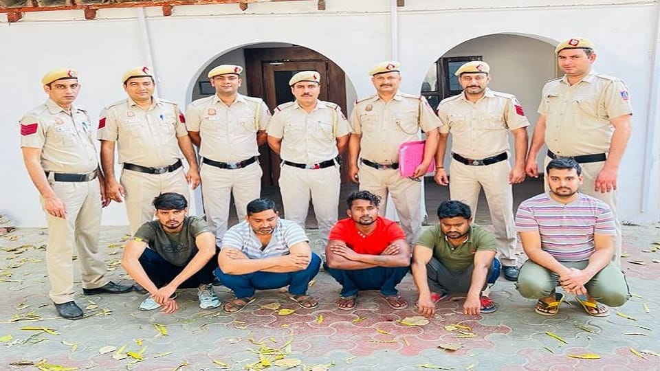 Delhi : Five arrested for cheating crores of rupees in the name of getting visa