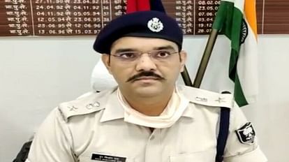 Three policemen arrested on charges of corruption on SP orders and sent to judicial custody in Sitamarhi