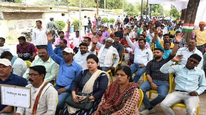 Varanasi: बिजली निगम कर्मियों ने क्यों किया कार्य बहिष्कार, कल से 72 घंटे के हड़ताल की भी चेतावनी बिजली निगम कर्मियों ने किया कार्य बहिष्कार