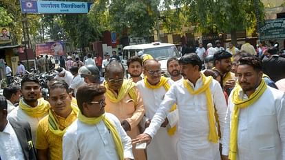 Varanasi: सुभासपा कार्यकर्ताओं ने शिवपुर थाना प्रभारी पर लगाया बदसलूकी का आरोप, सीपी को सौंपा पत्रक सुभासपा कार्यकर्ता
