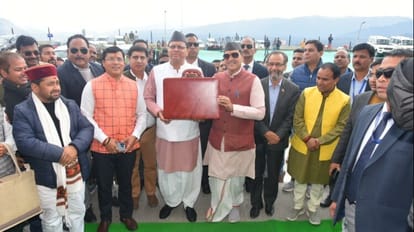 वित्त मंत्री प्रेमचंद अग्रवाल और सीएम धामी