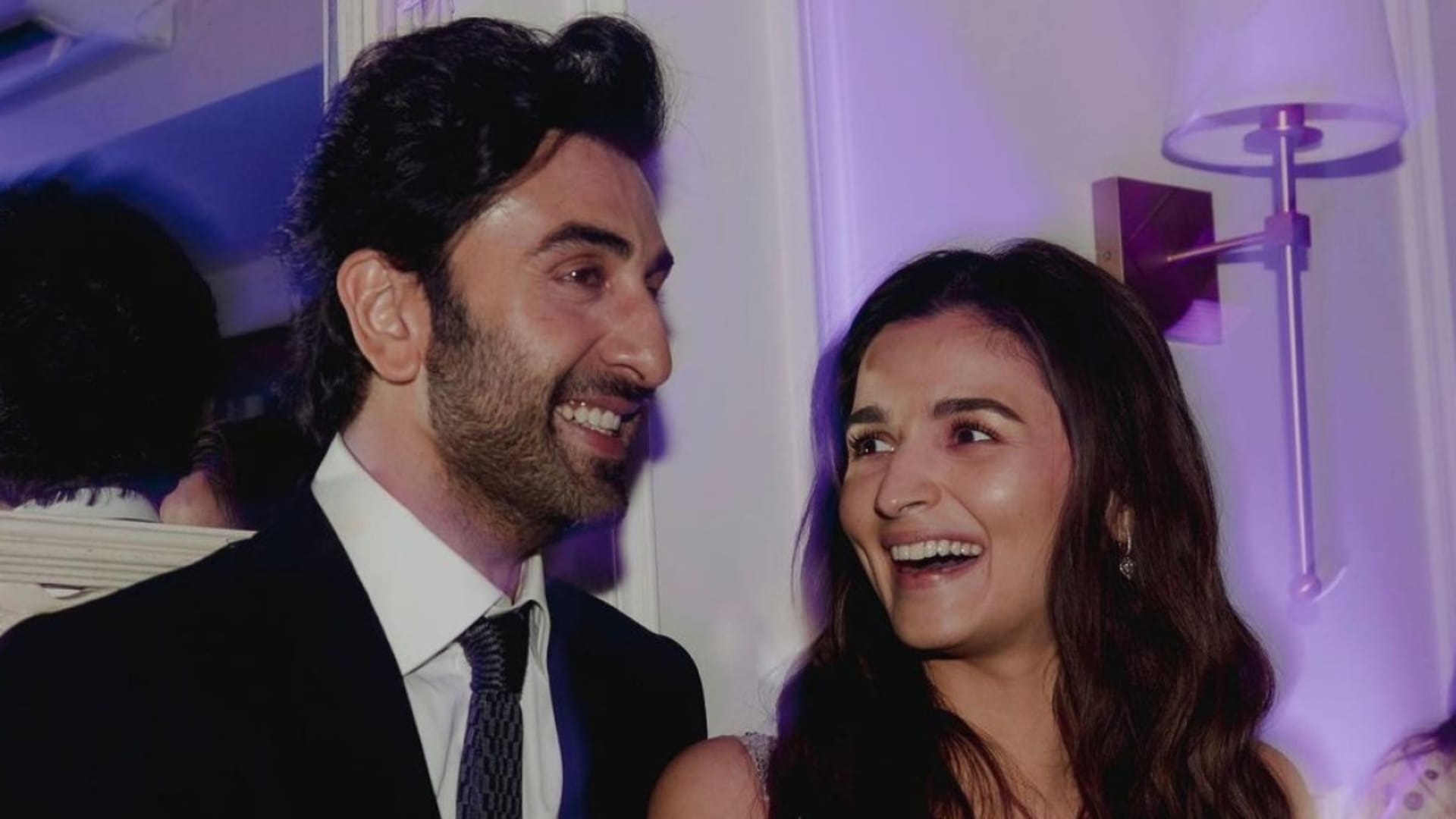 Alia Bhatt Birthday Mother In Law Neetu Kapoor And Sister In Law Riddhima Kapoor Kareena Kapoor Wish Actress