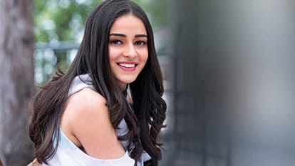Ananya Pandey Cousin Sister alanna Pandey Mehndi Ceremony Actress Smoking Photo Viral On Internet