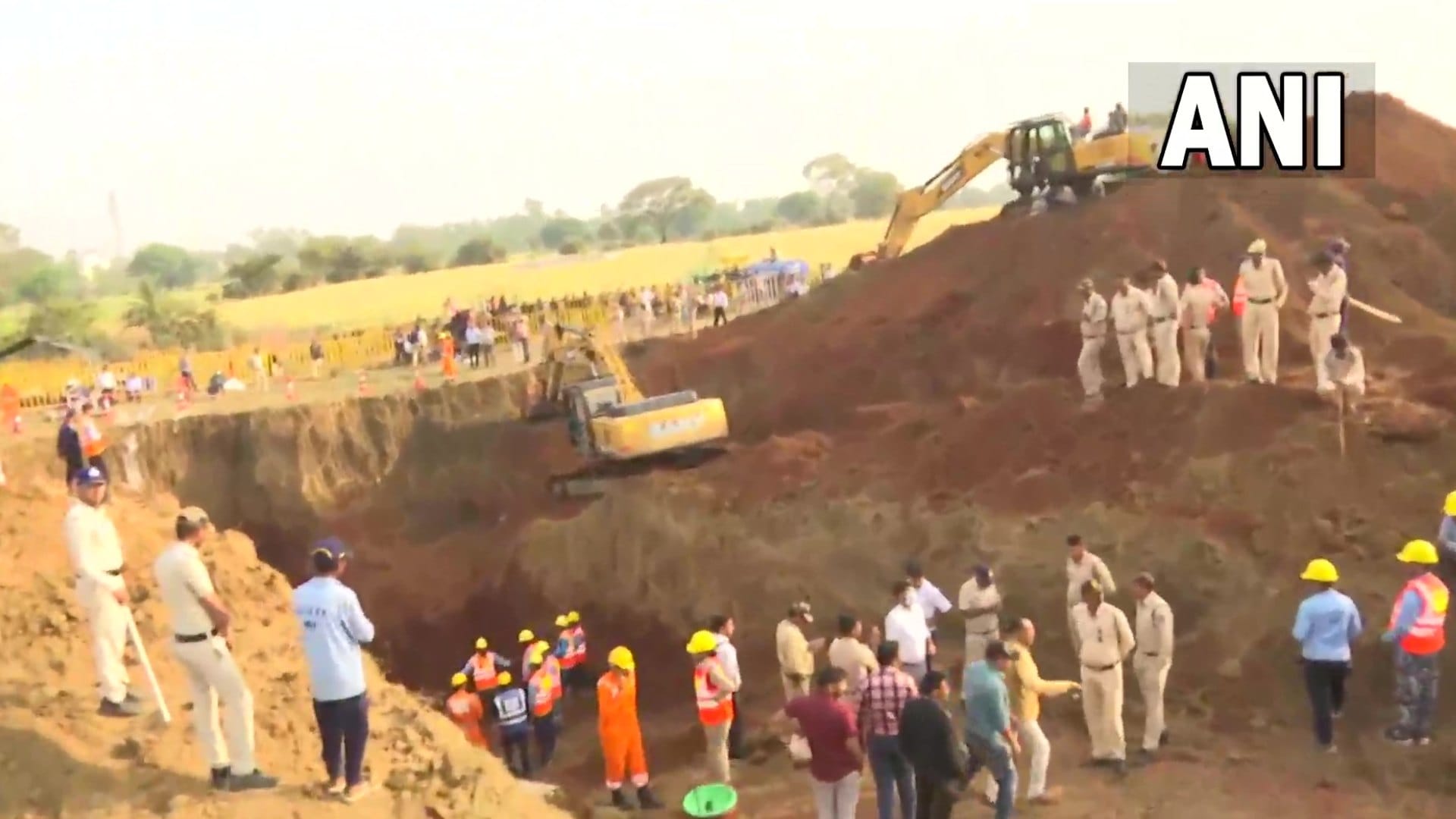 Vidisha News: Boy Falls Into 60-Feet Borewell in MP's Vidisha, Rescue Operation Underway
