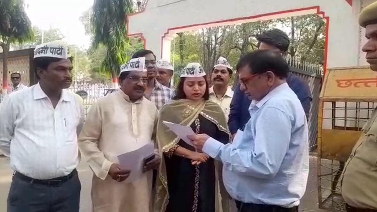 aap demands financial assistance for deaths in sewerage pits in bilaspur