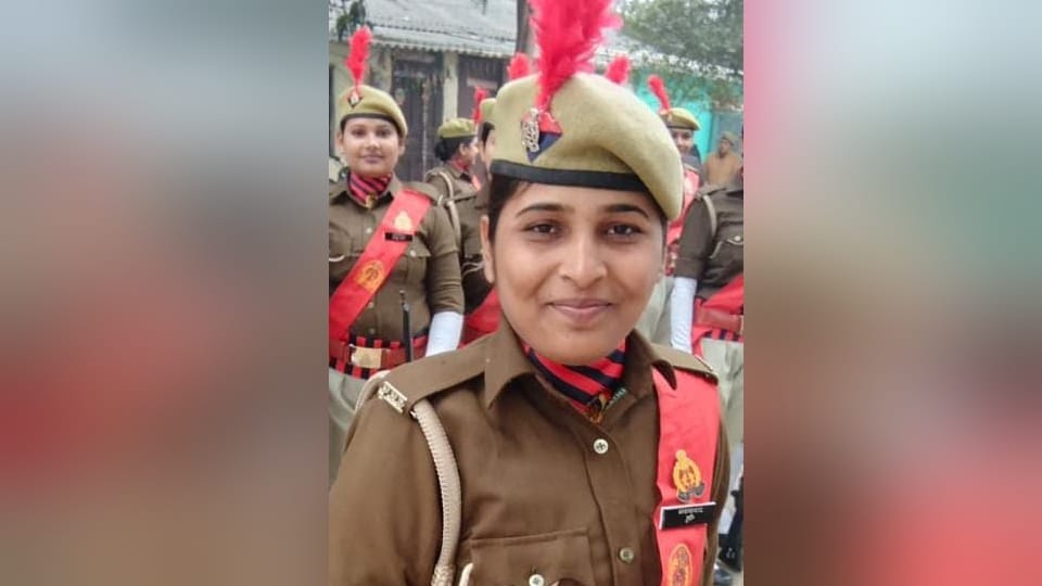 Garhmukteshwar woman cop died in road accident one cop injured