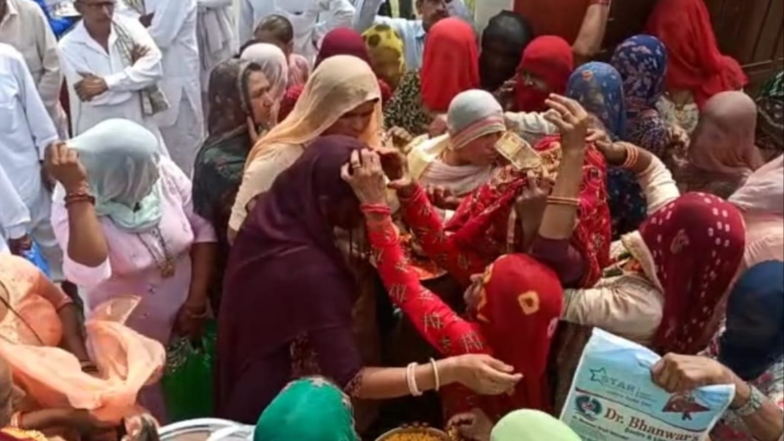 Villagers gave Bhaat like harnandi to  Meera in Fatehabad of Haryana